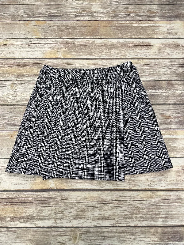 Skirt Mini & Short By A New Day In Plaid Pattern, Size: L