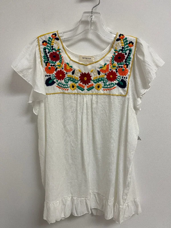 Top Short Sleeve By Clothes Mentor In White, Size: L